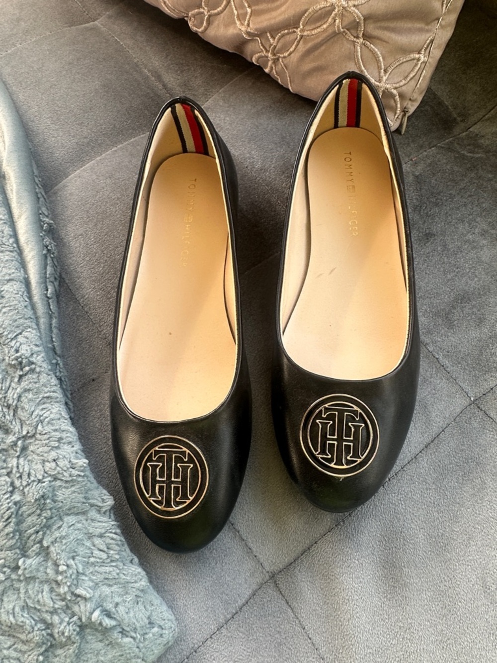 Tommy Hilfiger Black Leather Logo Round-Toe Flats